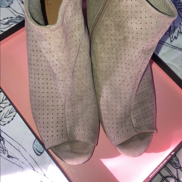 Cream booties - Picture 2 of 3